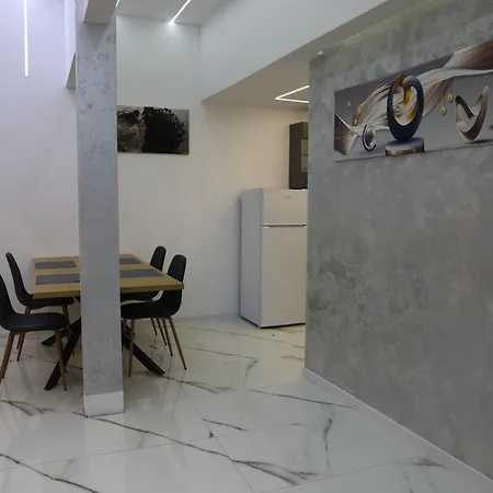Elegant Home-free Parking