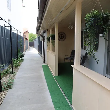 Elegant Home-free Parking *