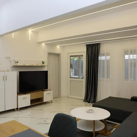 Elegant Home-free Parking *